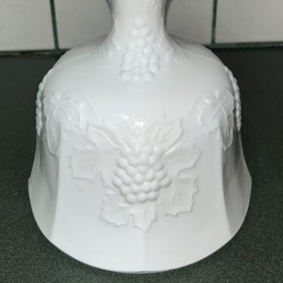 Vintage Indiana Glass Colony Harvest Grape White MilkGlass Compote Wedding Decor - Picture 3 of 5